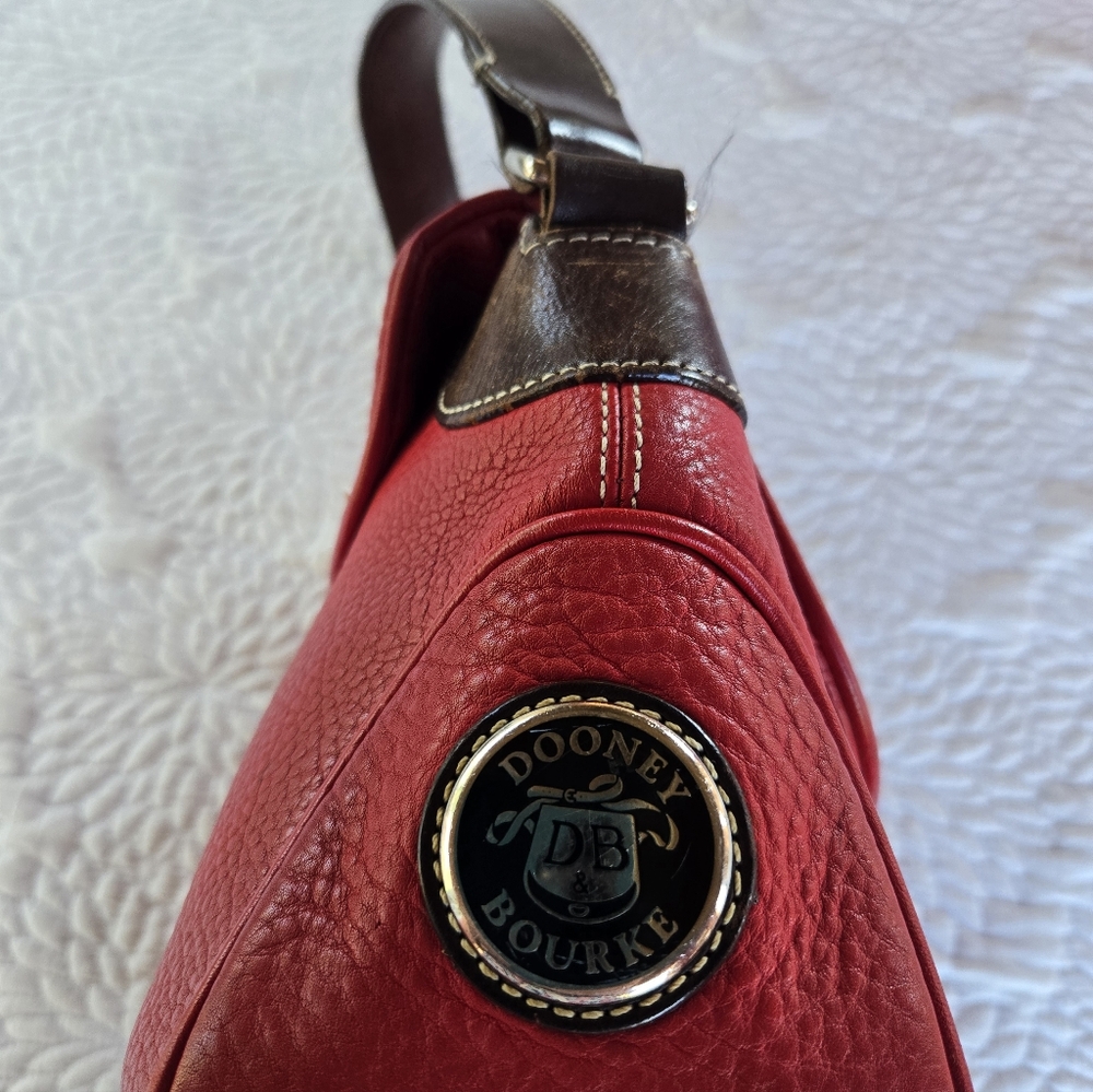 Vintage Classic Dooney & Bourke Red Leather Shoulder Bag Brown Trim - Picture 14 of 15
